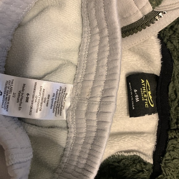 set - Picture 2 of 2